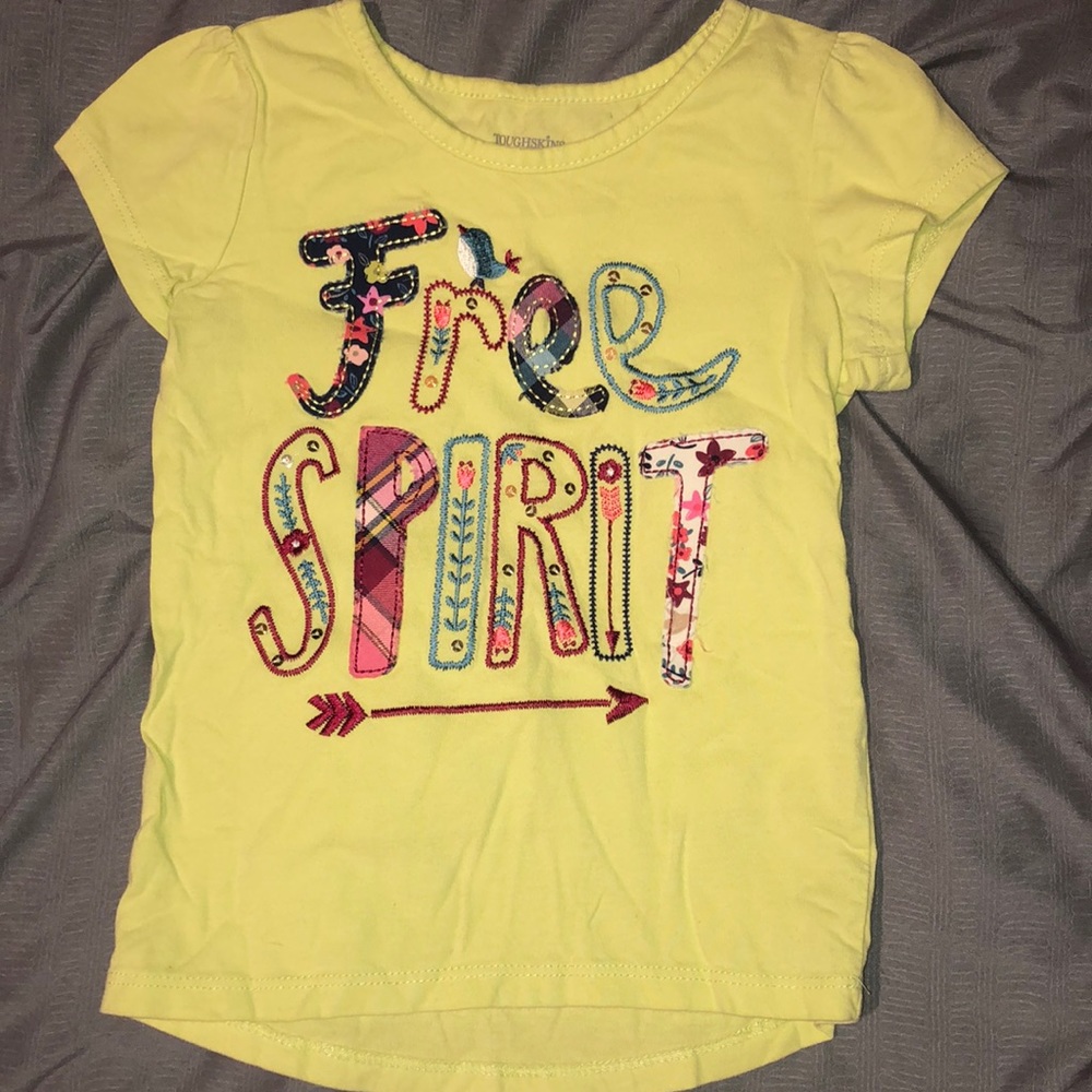 Green tshirt short sleeve. Never worn